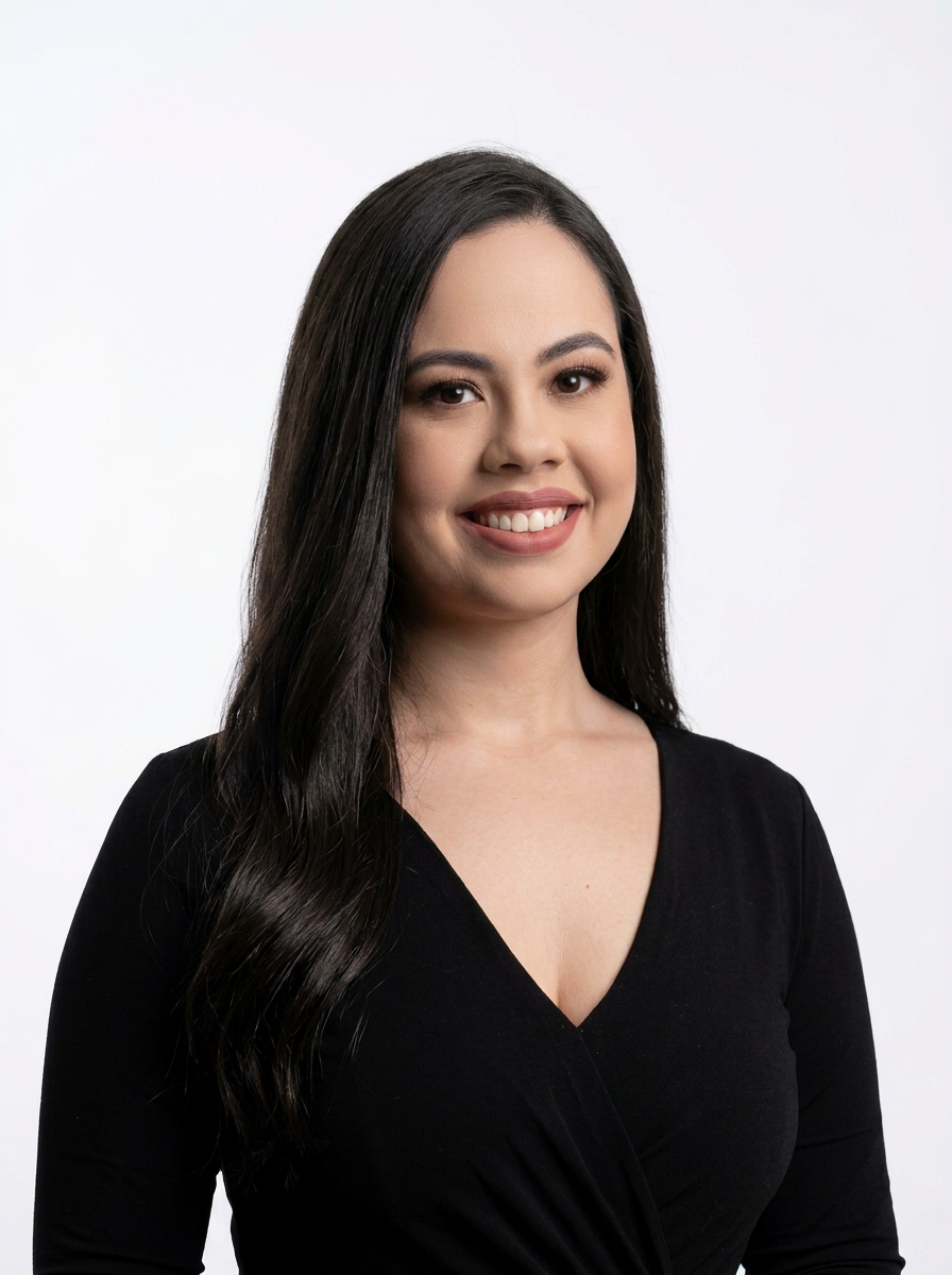 Dra. Leticia Viegas Saraiva — Médica Clínica · Responsável Técnica